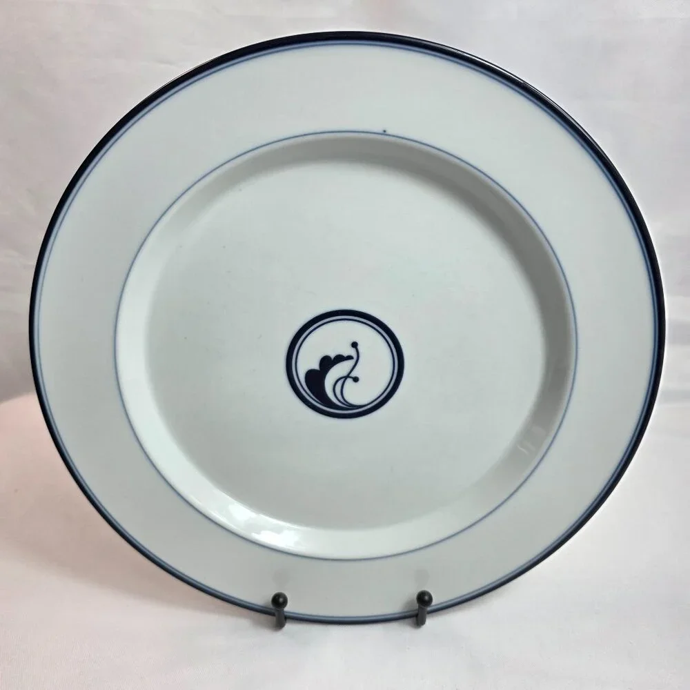 Dansk Juniper Dinner Plate White Blue Leaves & Berries in the Center Japan